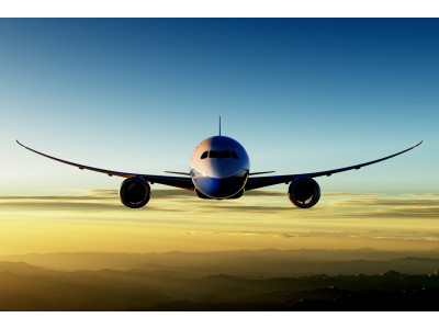 Airbus & Boeing Airbus & Boeing